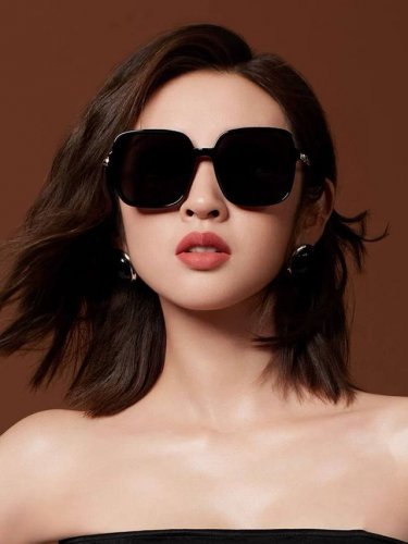 P100 Dior 2025开春新款 潮流爆款 时尚圆框偏光太阳镜 高品质 佩戴舒适 网红潮款墨镜 女士高清加厚偏光太阳镜 高品质超轻Tr镜框 型号：Cd474