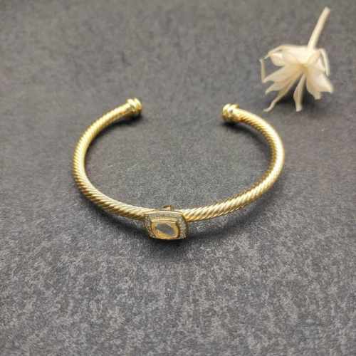 上新。David Yurman 4Mm黄金色四方钻纽线白钻手镯。建议适合佩戴的手围15-20Cm 编号Dysz-199