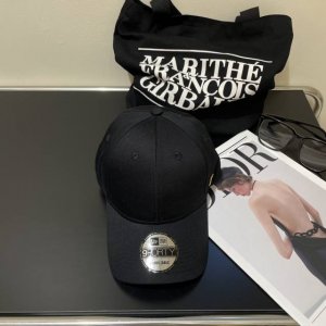 圣罗兰Ysl 新款经典专柜同款棒球帽 细节做工都很精致 经典男女款 潮款 超火爆
