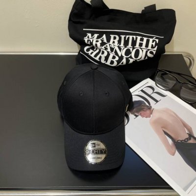 圣罗兰Ysl 新款经典专柜同款棒球帽 细节做工都很精致 经典男女款 潮款 超火爆