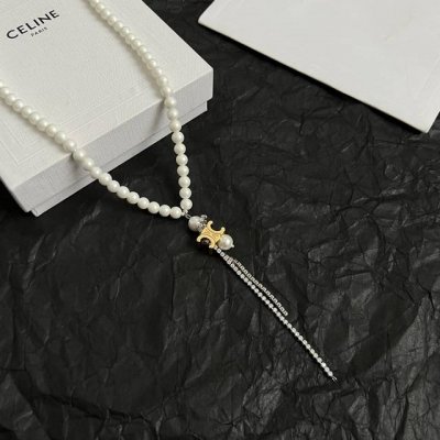 Celine 赛琳 项链 一直是简约时尚界的标杆大胆的设计 百看不厌搭配起来更Fashion 长度：53厘米