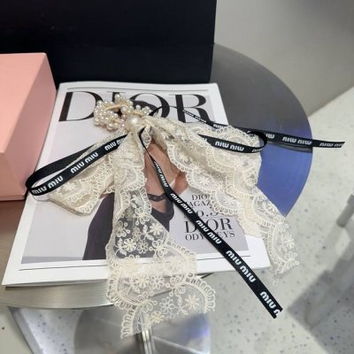 配包装盒 miumiu新款字母珍珠发圈 简单优雅 实用百搭 非常值得入手