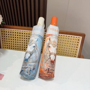 爱马仕 Herm S 新款 极品H家三折自动伞重磅呈现 以其精湛的工艺技术和源源不断的想像力 新涂层技术伞布 带来令人惊喜的遮光效果 让防晒及隔热性能更优保障