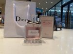 专柜品质 dior花样甜心100Ml Dior 迪奥小姐花漾甜心香水 初恋的味道 任何人都抗拒不了的甜蜜味道 因为它代表的每一个女孩心里都有座花园 天真 浪漫