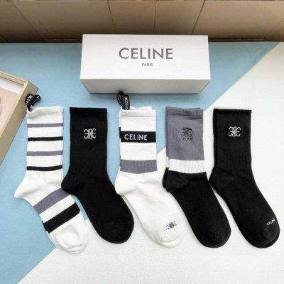 配包装 一盒五双 Celine 赛琳高品质超级爆款网红袜子Ce家官网同步刺绣字母中筒袜 Ins明星网红推荐火爆至极纯棉材质 轻薄柔软透气 四季通用 欧美大牌街头