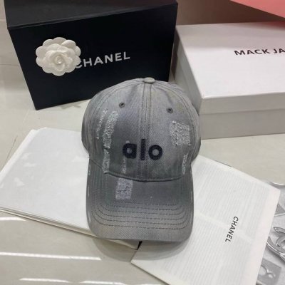 跑量 Alo新款复古做旧破洞帽子磨损设计百搭棒球帽鸭舌帽