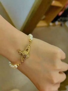 新品 最高品质 西太后 Vivienne 满钻 土星珍珠项链 经典土星满钻，金边，简约大气刺绣Logo精致，这个款不用担心不好看，因为经典的元素洋气的新设计！