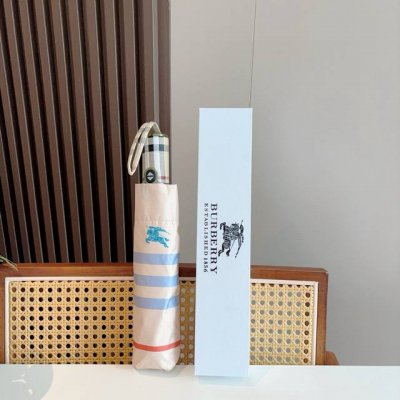 Burberry 巴宝莉 三折自动折叠晴雨伞 年度巅峰之作 经典 高雅 时髦 这就是被称为英国Burberry风格所在 巴宝莉晴雨伞特别值得骄傲就是其超强的防晒