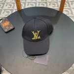 lv 新款棒球帽 高品质定制！这款必定是极简主义的最爱 干净，利索，时尚百搭，绝对不挑脸型！ 属于时尚经典的万年款！