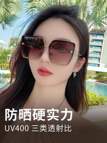 Louis Vuitto*个性方形网红时尚潮流墨镜欧美四叶草高级感防晒大框显瘦太阳眼镜