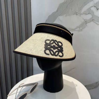 罗意威Loewe新款空顶帽 看一眼就会爱上的遮阳帽 夏天的你需要一顶与众不同的帽子去眼压群芳 这款气质空顶帽就很适合