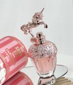 专柜品质 Anna Sui粉翼天马淡香水 少女心直接拉满闻了心情都会变好 瓶身粉粉嫩嫩的 也太爱了 安娜苏的粉金色天马香水梦幻升级~粉粉嫩嫩的超可爱香水瓶子很有