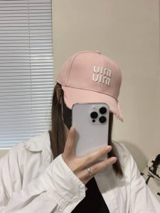配防尘袋. Miumiu缪缪 新款牛仔订单款刺绣棒球帽大牌款超好搭配 赶紧入手