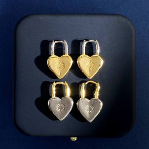 耳环Gv92 纪梵希Givenchy时尚设计金银拼色爱心锁头造型耳环 黄铜材料电镀18K金 2个色 重约8.3G 尺寸约2.23Cm*1.49Cm*0.4Cm