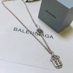 原单货新品 巴黎世家项链 Balenciaga 新款项链专柜一致 细节做工精细 每个细节流程到位 设计工艺精细 火爆款出货 设计独特 复古风格 巴黎世家项链