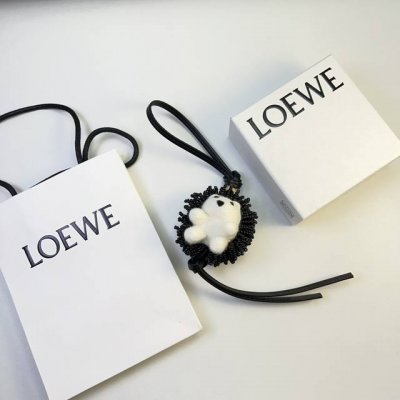 罗意威Loewe新品毛毡挂件小刺猬
