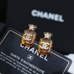chanel香水瓶耳钉美丽到爆炸， 真心太太太惊艳了，这个设计绝对是一眼看到就不能Say No的款式