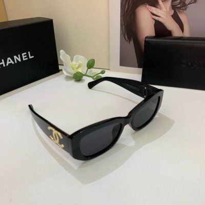 Chanel 香奈儿 金属Logo墨镜 欧美时尚高端防紫外线太阳镜 出行驾驶遮阳眼镜！