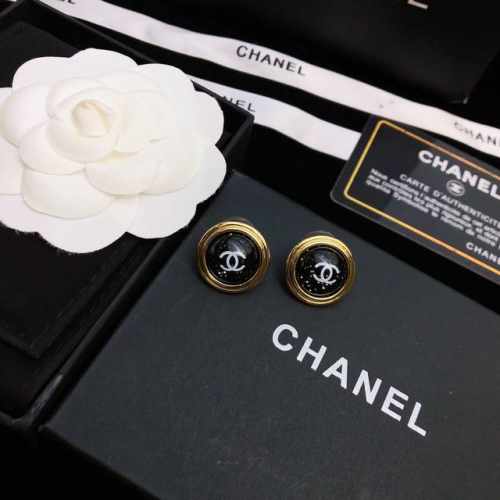 Chanel香奈儿 耳钉 新款 小香耳环热销款 市面最高版本！专柜1:1款式开模 专柜原版、香奈儿耳钉女神必备 超级显脸瘦