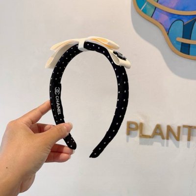 配包装 Chanel 香奈儿 新款小香高颅顶小波点窄版发箍，复古头箍，网红爆款推荐 搭配高端材质，超精致，时尚百搭。