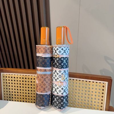 Louis Vuitton 路易威登 新款 链条 三折自动折叠晴雨伞 新涂层技术深色伞面 拥有令人惊喜的遮光效果！2色