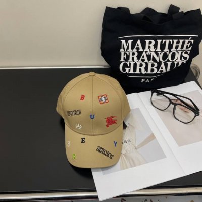 配防尘袋 Burberry 巴宝莉 新款立体绣，原单棒球帽 专柜热卖款纯棉内里，轻盈透气。完美版型，对格精准无误，原厂品质，独家实物拍摄，男女适用！