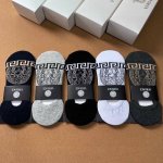 特 Versace 范思哲新品男款隐形船袜 一盒五双 纯棉材质织造 超柔软舒适 提花经典标志 Ins超火爆小单品 大牌出街 潮人必备超好搭