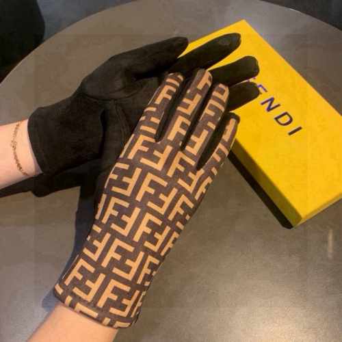 芬迪Fendi 秋冬羊绒手套值得对比同款不同品质，秒杀市场差产品，经典不过时款.喜欢可以入手了，这种品质的今年用了明年还能用 码数均码