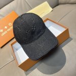 配盒子布袋，Lv 路易威登 新款原单棒球帽，大Logo压花，1:1开模订制，原版牛仔布料，做工细致完美，质量超赞，基础头围56，贴片可调节。