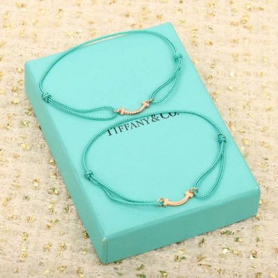 210549 我们出品 可订做18K真金真钻版，只做对版真金货，价询客Fu Tiffany T Smile 系列彰显快乐寓意和真挚情感。单独佩戴或叠搭其他蒂芙尼