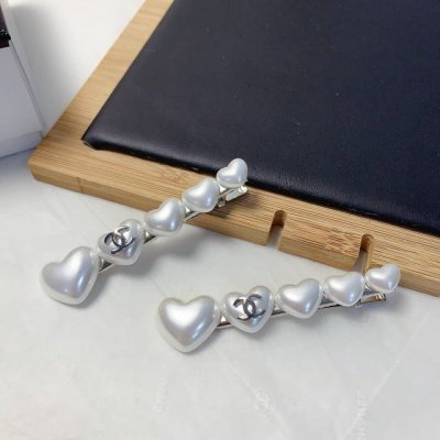 chanel小香 chanel发夹 爱心Logo珍珠边夹刘海夹压夹日常精致小单品 气质百搭小仙女必入单品 宝藏款 闭眼入推荐款 一对