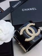 Chanel 香奈儿 新款钻水双C Logo树脂透宽明手镯不同款式同不价格P