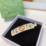 Gucci古驰 Gucci发夹 树脂彩色Logo压夹边夹刘海夹日常精致小单品 气质百搭小仙女必入单品 宝藏款 闭眼入推荐款 单个L