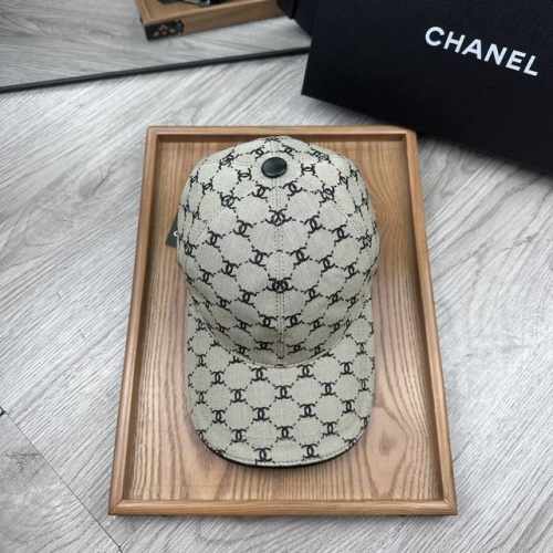 C家。 超A品质 最新款！时尚潮流，高端做工！每一个帽子都是用心之作！牛津材质！头层牛皮！配盒子、防尘袋、非一般的品质，细节也很重要。真皮帽钉，真皮调节带！