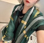 同步官网，巴宝莉 时尚的情怀。日常时髦实用款 Burberry新款，真的无敌时髦百搭！！独有的格调，这才是大牌最迷人的地方！时时刻刻都具有存在感，彻底征服！尤能