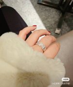 Celine赛琳 戒指 Celine一直是简约时尚界的标杆大胆的设计 百看不厌搭配起来更Fashion 码数 678码