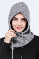 上新 Loro Piana 独家牛货 Lp连帽围脖 是围脖，又是帽子，松紧带设计，纯羊绒非常舒适温暖，一次满足您多种保暖用途，低调奢华，由于是出口韩国订单，每款