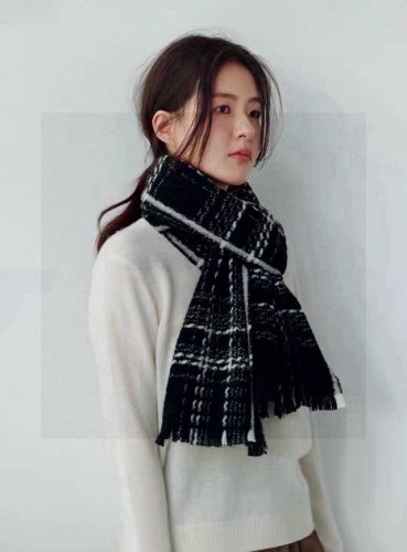 新香奈儿 Chanel 年度最美 双C编织格纹披肩 独家渠道原单货年度最新力作 顶极高端定制 意大利进口面料搭配高端香奈儿编织风 文艺 气质结合于一体 面料柔软