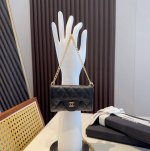 香奈儿Chanel Mini斜挎包包 零钱包搭配细链条挂绳可拆卸可放耳机 纸巾 口红 钥匙 等小物件 尺寸11*7.5*2Cm
