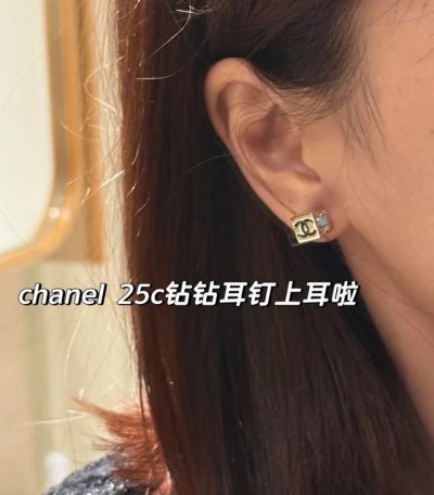 25C新款耳钉 Chanel 黑白珐琅耳钉] 本季必入爆款火到炸裂，美到窒息，不买真心对不起自己，Zp一致黄铜材质，市面上万万千千版本，各种Low版看图做用假钻