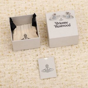 我们出品 量大咨询客Fu Viviennewestwood 绝美土星耳钉 银色 金色 Z包装没做 所以配Am包装 重磅推荐 一定要项链手链耳钉整套入 闭眼入准没