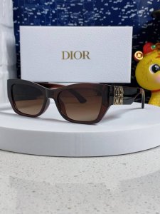 Dior迪奥 2025新款墨镜女时尚摩登Missdior S1F粗框金标太阳镜
