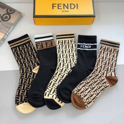 配包装 一盒5双 fendi 芬迪 专柜新款女款高端长筒袜子专柜同步上新 超柔软舒适 专柜爆款双F系列超火爆小单品 大牌出街 潮人必备超级百搭