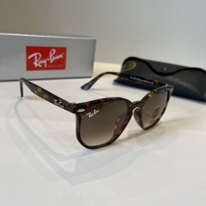 rb4306 雷朋 Rayban 作为美国空军的标志之一，深受各大明星追捧始终引领世界潮流风向标，永不落时的风格、永无止境的灵感，一直在创新，从未被超越。 此款