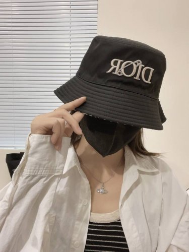 迪奥Dior 官网同步上线 双面可戴韩版新款英式运动款重工定制款1:1原单品质 男女通用渔夫帽 绵麻地质面料 原版质量专柜