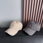 跑量60 克罗棒球服杀疯了！暗黑Y2K混搭公式拿捏小众天花板 谁说运动风不能高级？克罗带着它的 暗黑棒球帽 直接炸街！ 今年秋冬穿搭密码被它狠狠拿捏 复古棒球帽