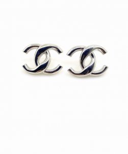Chanel 最新款白金光面Cc耳钉 一致Zp黄铜材质