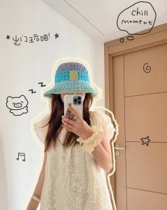特 配防尘袋 Loewe罗意威 新款彩色拼接度假风渔夫帽，百搭日常款～出街必备