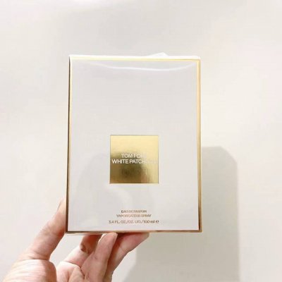 专柜品质 Tf白色广藿香 Mltomford白色广藿香 前调：香柠檬、牡丹、芫荽、白色花系 中调：玫瑰、茉莉、黄葵 尾调：广藿香、焚香、木质香 入的第一瓶Tf商