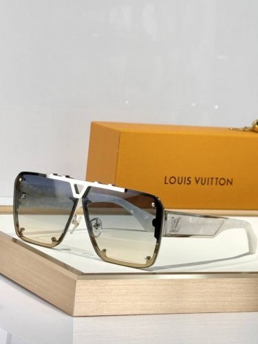 Louis Vuitto* mod Z2615U size:70口12 145